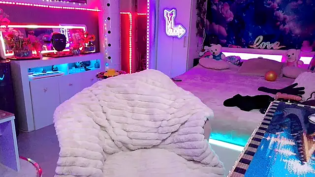 misscectito13 online show from 11.14.25