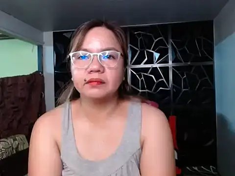 Snapshot of ambersmile chatting on 09.28.25 ambersmile online show from 09.28.25