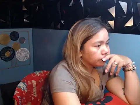 Snapshot of ambersmile chatting on 10.08.25 ambersmile online show from 10.08.25