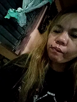 Snapshot of ambersmile chatting on 10.16.25 ambersmile online show from 10.16.25