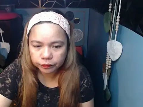 Snapshot of ambersmile chatting on 10.17.25 ambersmile online show from 10.17.25