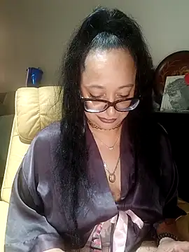 PichyPrettyPussy online show from 10.23.25