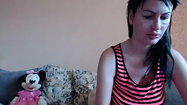 Snapshot of HotDreamm chatting on 10.20.25 HotDreamm online show from 10.20.25