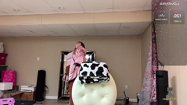 NotUrBabyMoms online show from 02.06.25