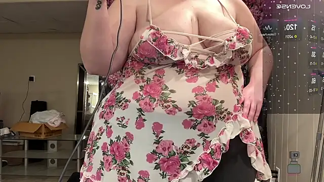 NotUrBabyMoms online show from 03.05.25