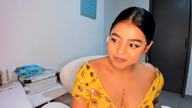 Snapshot of Naiara_sex chatting on 03.01.25 Naiara sex online show from 03.01.25