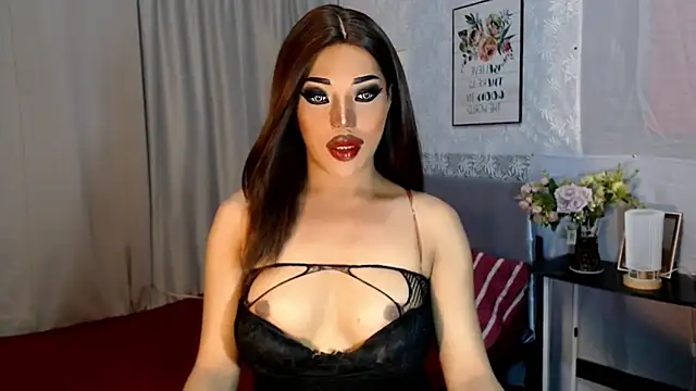 Snapshot of trixxielicious chatting on 01.17.25 trixxielicious online show from 01.17.25