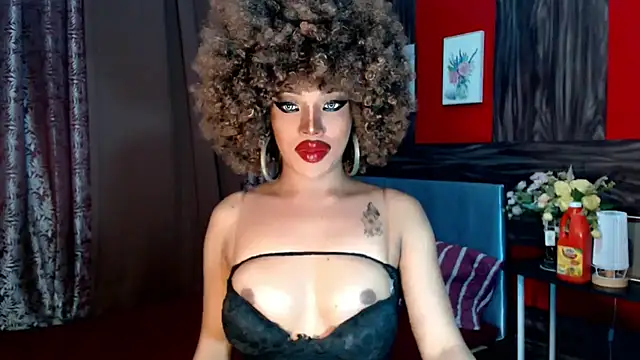 Snapshot of trixxielicious chatting on 01.30.25 trixxielicious online show from 01.30.25