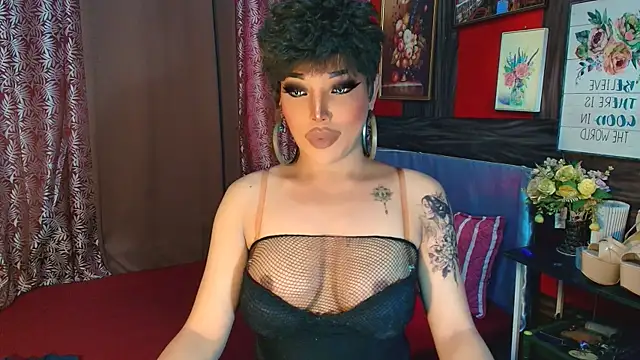 Snapshot of trixxielicious chatting on 10.16.25 trixxielicious online show from 10.16.25