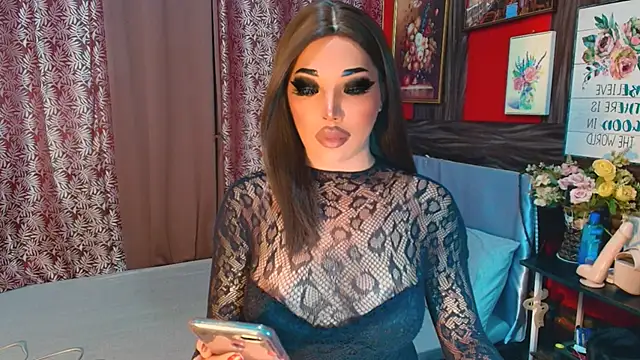 Snapshot of trixxielicious chatting on 10.27.25 trixxielicious online show from 10.27.25