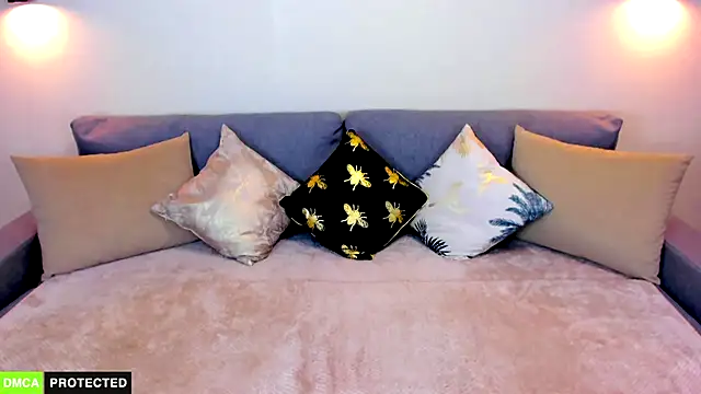 TheWoman   online show from 01.07.25