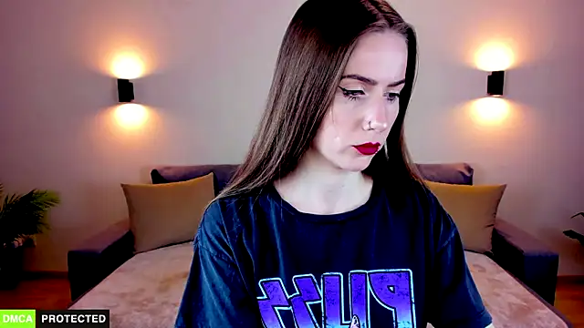 TheWoman   online show from 09.17.25