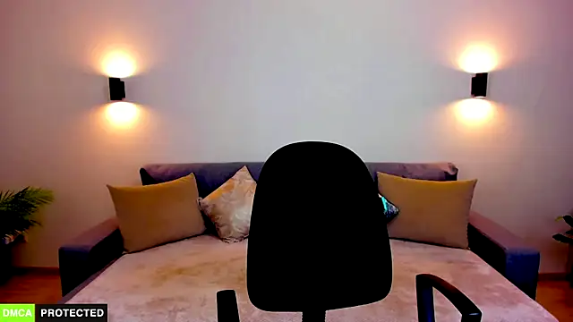 TheWoman   online show from 09.20.25