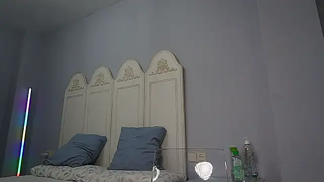 Snapshot of new_dee chatting on 01.17.25 new dee online show from 01.17.25