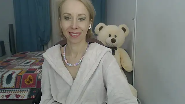 Snapshot of LuxuryNika chatting on 01.20.25 LuxuryNika online show from 01.20.25