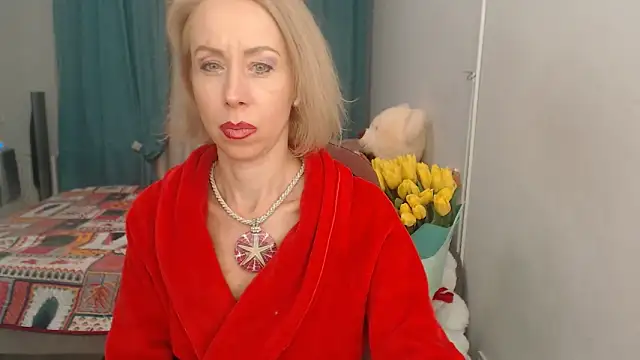 Snapshot of LuxuryNika chatting on 03.08.25 LuxuryNika online show from 03.08.25