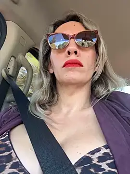 Gatitacarlita online show from 11.18.25