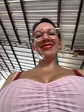 Gatitacarlita online show from 12.21.25