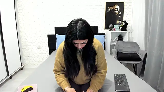 Snapshot of Heidix chatting on 02.13.26 Heidix online show from 02.13.26