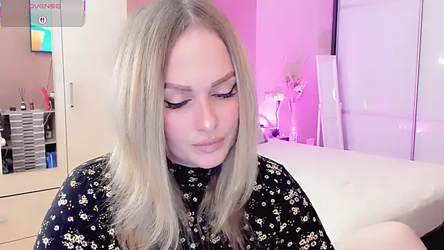 Snapshot of Libby_Nora chatting on 04.27.26 Libby Nora online show from 04.27.26