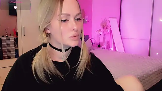 Snapshot of Libby_Nora chatting on 05.11.26 Libby Nora online show from 05.11.26