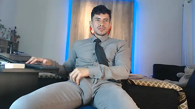 Snapshot of Andrew_4_ chatting on 10.05.25 Andrew 4 online show from 10.05.25