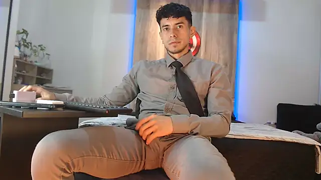 Snapshot of Andrew_4_ chatting on 10.07.25 Andrew 4 online show from 10.07.25