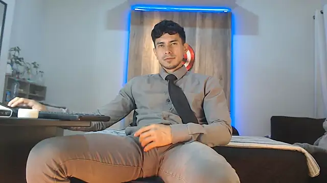 Snapshot of Andrew_4_ chatting on 10.11.25 Andrew 4 online show from 10.11.25