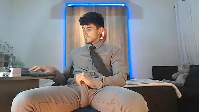 Snapshot of Andrew_4_ chatting on 10.20.25 Andrew 4 online show from 10.20.25