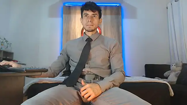 Snapshot of Andrew_4_ chatting on 10.21.25 Andrew 4 online show from 10.21.25