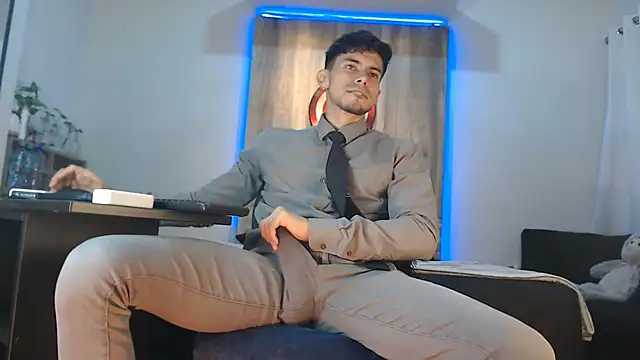 Snapshot of Andrew_4_ chatting on 11.07.25 Andrew 4 online show from 11.07.25