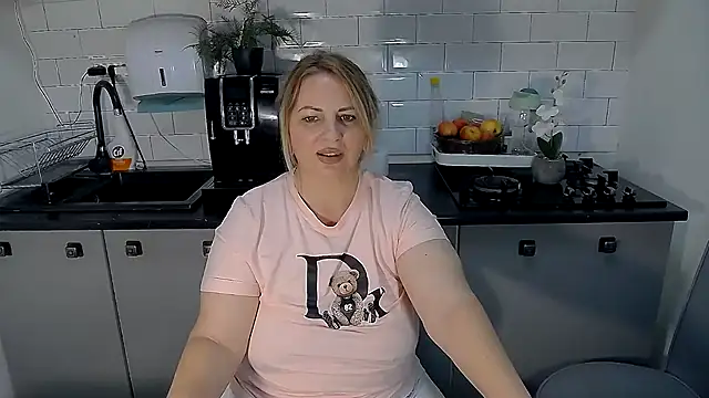 erikaerika online show from 10.08.25