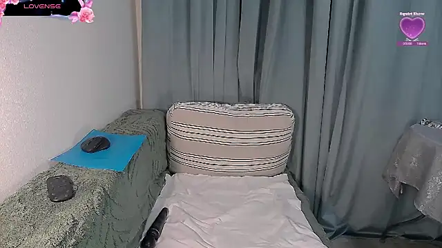 erikaerika online show from 12.20.25