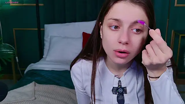 Eille Elfie online show from 10.10.25