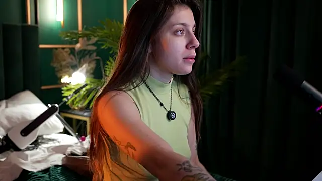 Eille Elfie online show from 12.01.25