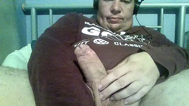 Snapshot of thickdick12331 chatting on 10.27.25 thickdick12331 online show from 10.27.25
