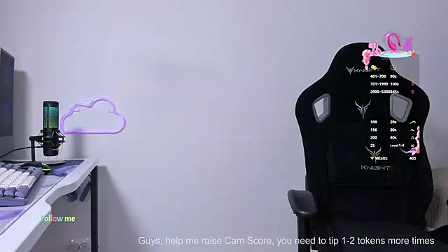 Snapshot of SkyqueenI chatting on 10.16.25 SkyqueenI online show from 10.16.25