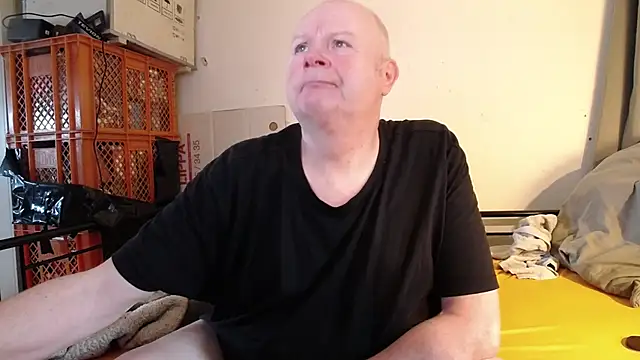 Snapshot of Vandrino chatting on 02.21.26 Vandrino online show from 02.21.26