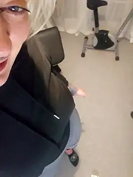 PinkTheHawk online show from 01.13.26