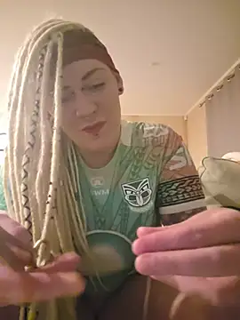 Snapshot of PinkTheHawk chatting on 07.18.26 PinkTheHawk online show from 07.18.26