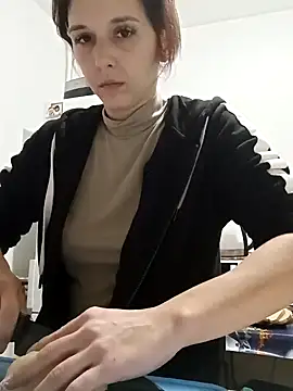 Snapshot of SexxyLety chatting on 12.30.24 SexxyLety online show from 12.30.24