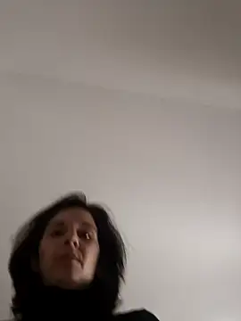 Snapshot of SexxyLety chatting on 02.25.25 SexxyLety online show from 02.25.25