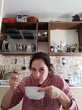 Snapshot of SexxyLety chatting on 03.13.25 SexxyLety online show from 03.13.25