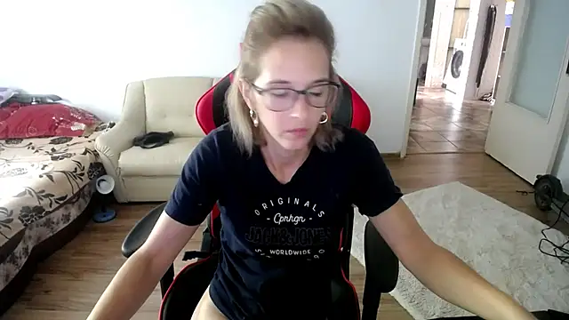 Snapshot of SexxyLety chatting on 09.11.25 SexxyLety online show from 09.11.25