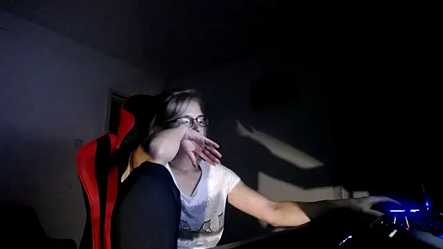 Snapshot of SexxyLety chatting on 10.05.25 SexxyLety online show from 10.05.25