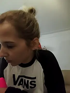 Snapshot of SexxyLety chatting on 10.14.25 SexxyLety online show from 10.14.25