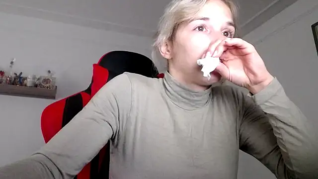 Snapshot of SexxyLety chatting on 10.18.25 SexxyLety online show from 10.18.25