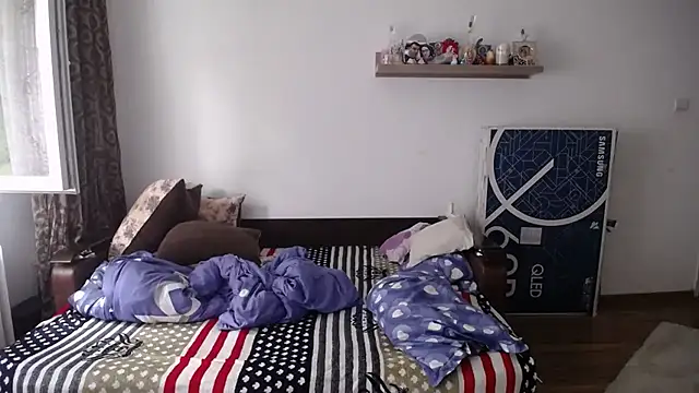 Snapshot of SexxyLety chatting on 10.24.25 SexxyLety online show from 10.24.25