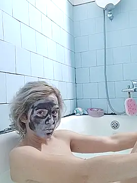 Snapshot of SexxyLety chatting on 11.02.25 SexxyLety online show from 11.02.25