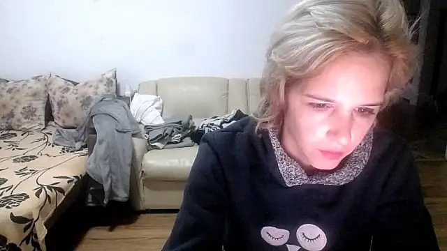 Snapshot of SexxyLety chatting on 11.05.25 SexxyLety online show from 11.05.25